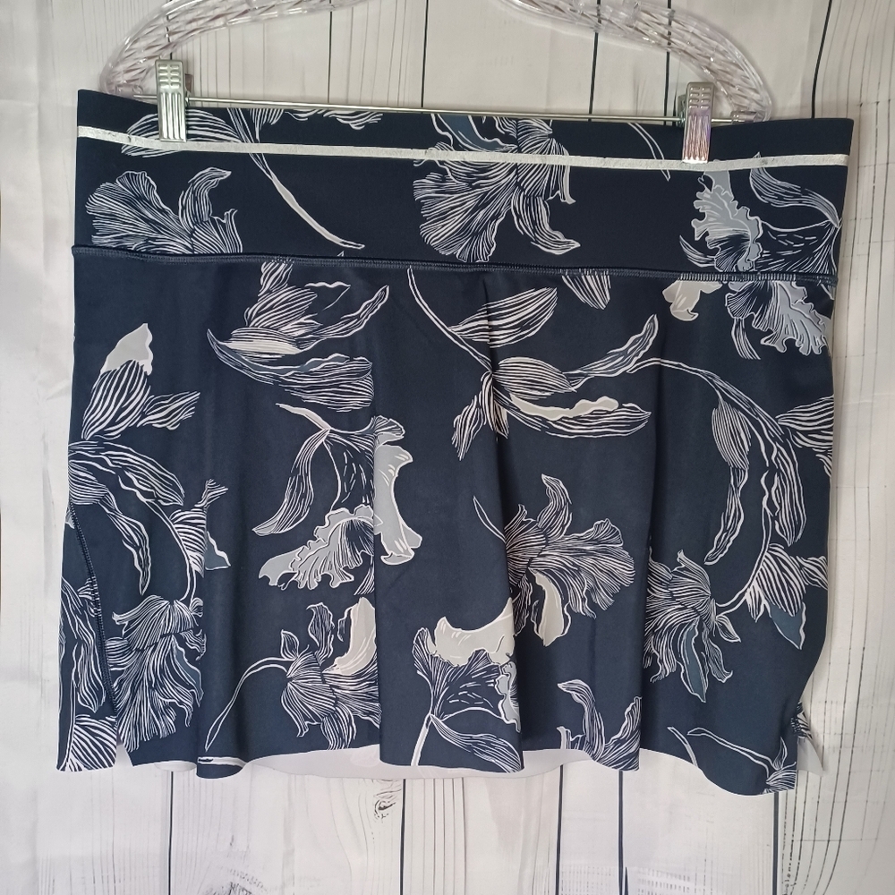 Athleta Navy Floral Skort with White Print